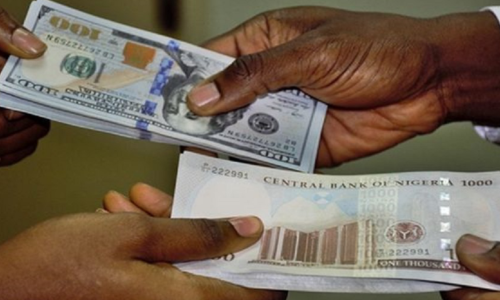 Nigerian naira hits record low on black market, despite expected forex inflows